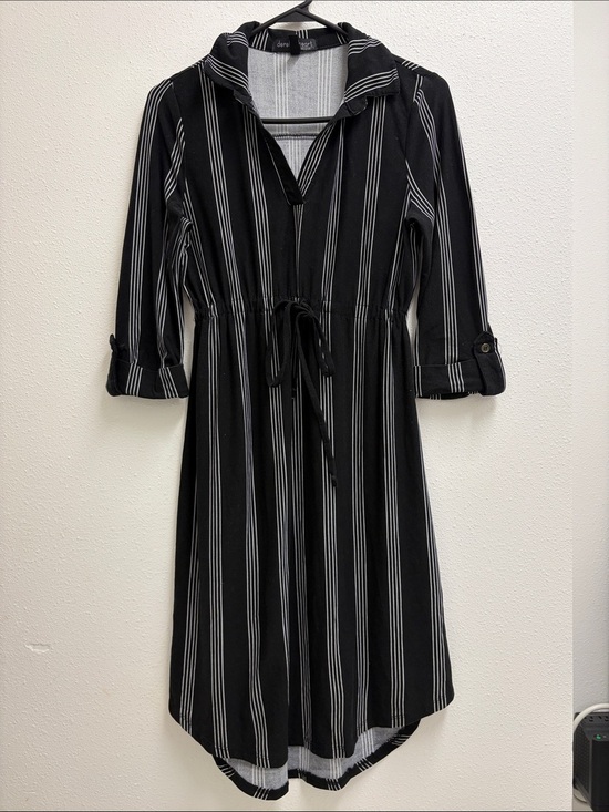 Derek Heart Dresses & Skirts - Derek Heart Maternity Black and White Vertical-Stripe Drawstring Dress Small